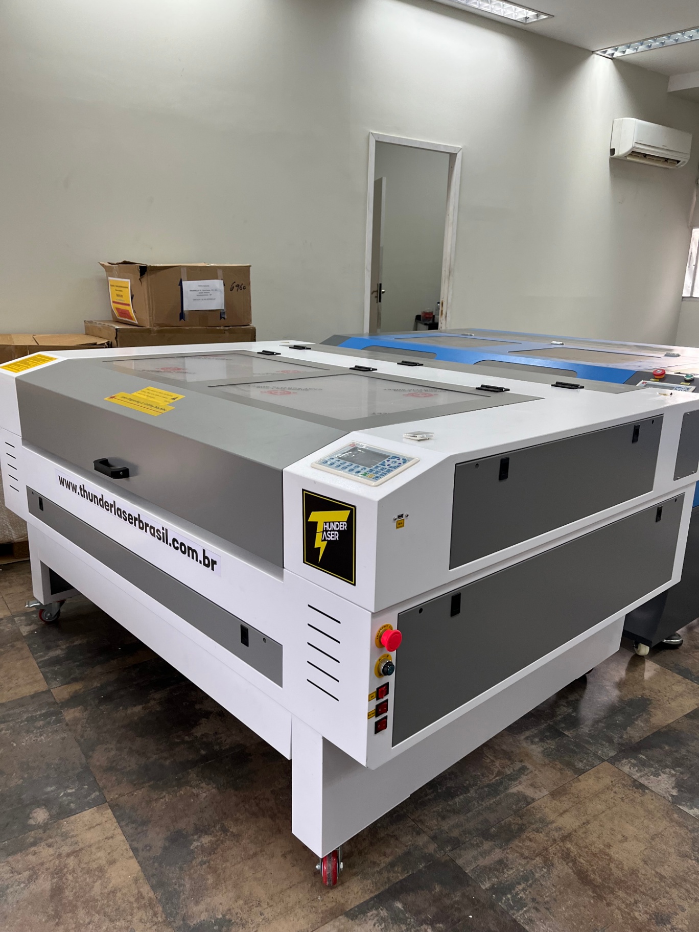 Máquina laser CO₂ industrial