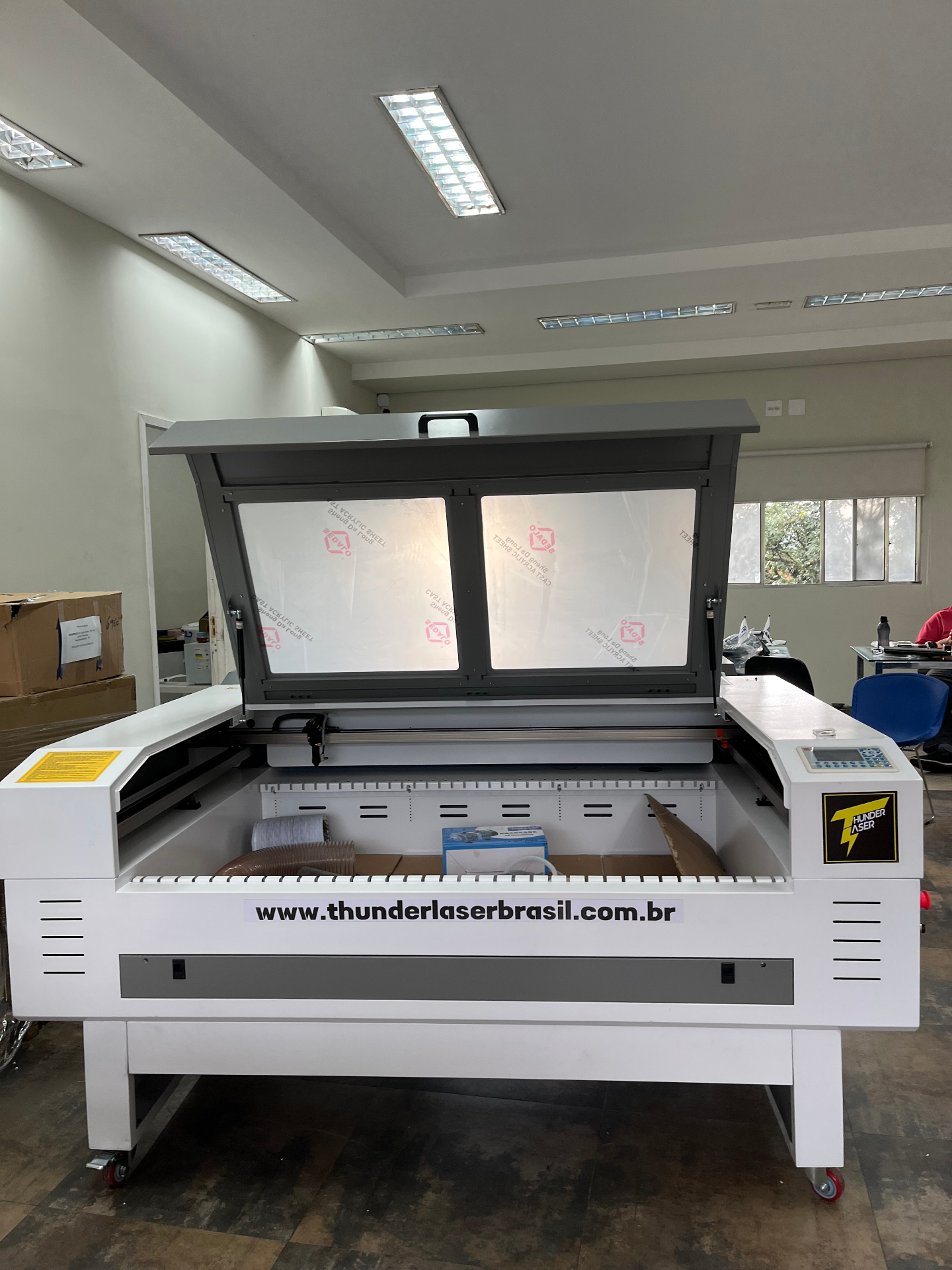 Máquina laser CO₂ grande formato